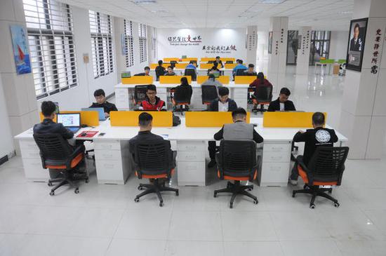 鄭財(cái):獲河南省大學(xué)生創(chuàng)新創(chuàng)業(yè)實(shí)踐示范基地